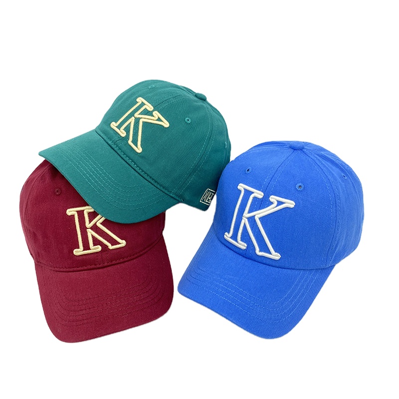 ¿Cuáles son algunas combinaciones de colores populares para gorras de béisbol?